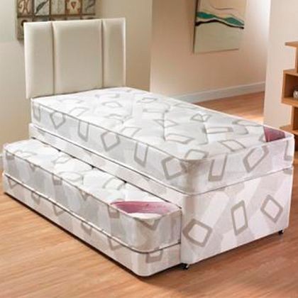 BB_800_x_800_0000_La_Romantica_Oriel_Guest_Bed