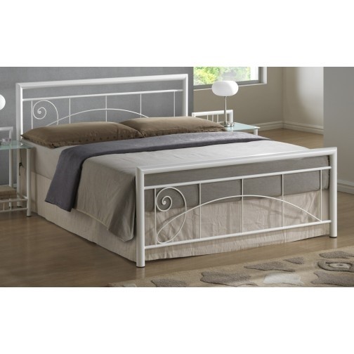 larawhite1_2000_x_1246_